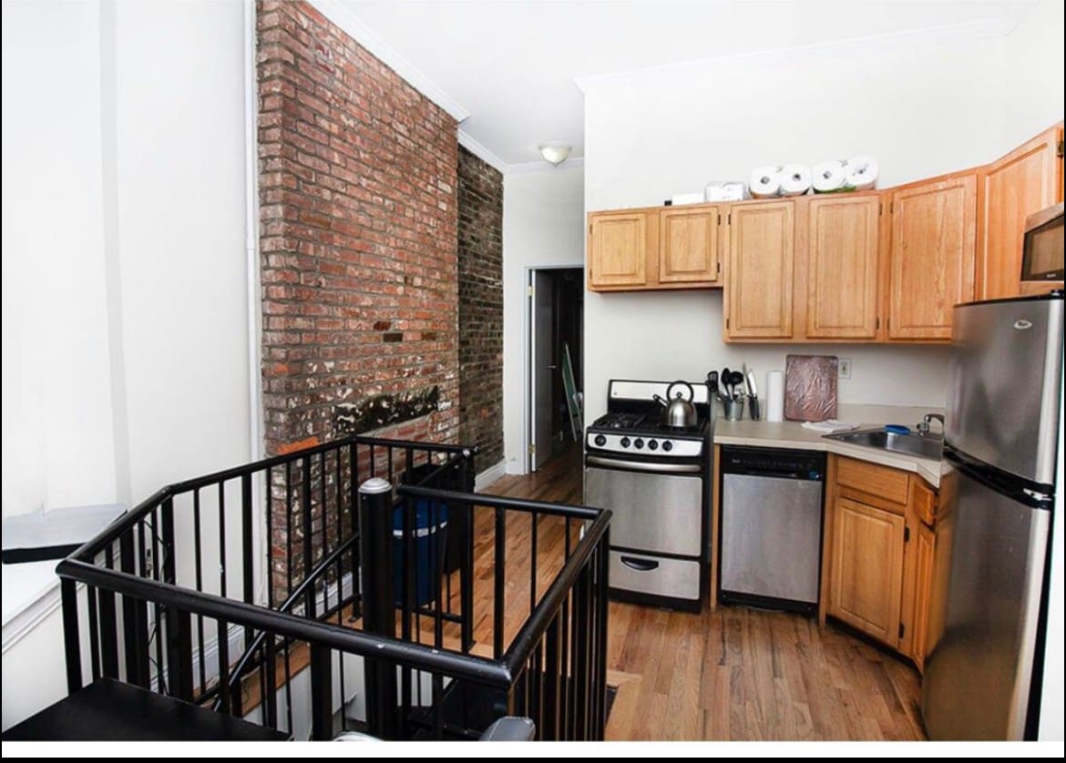 Room with 2 beds in LES