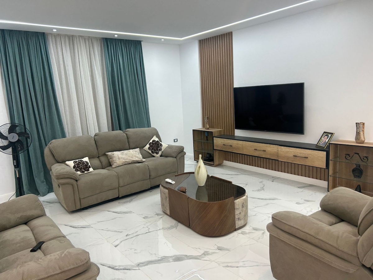 A 200 m apartment 3 bedrooms full & new furnished