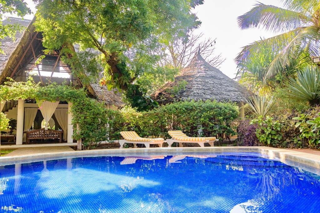 Serene 3Bedroom Villa with a Pool & Close to Beach