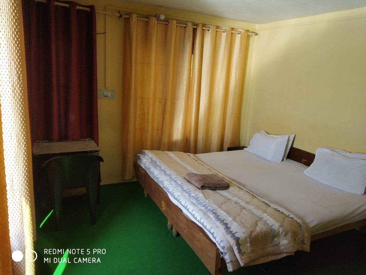 Raja Guest House Pahalgam