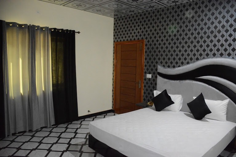Hotel In Multan