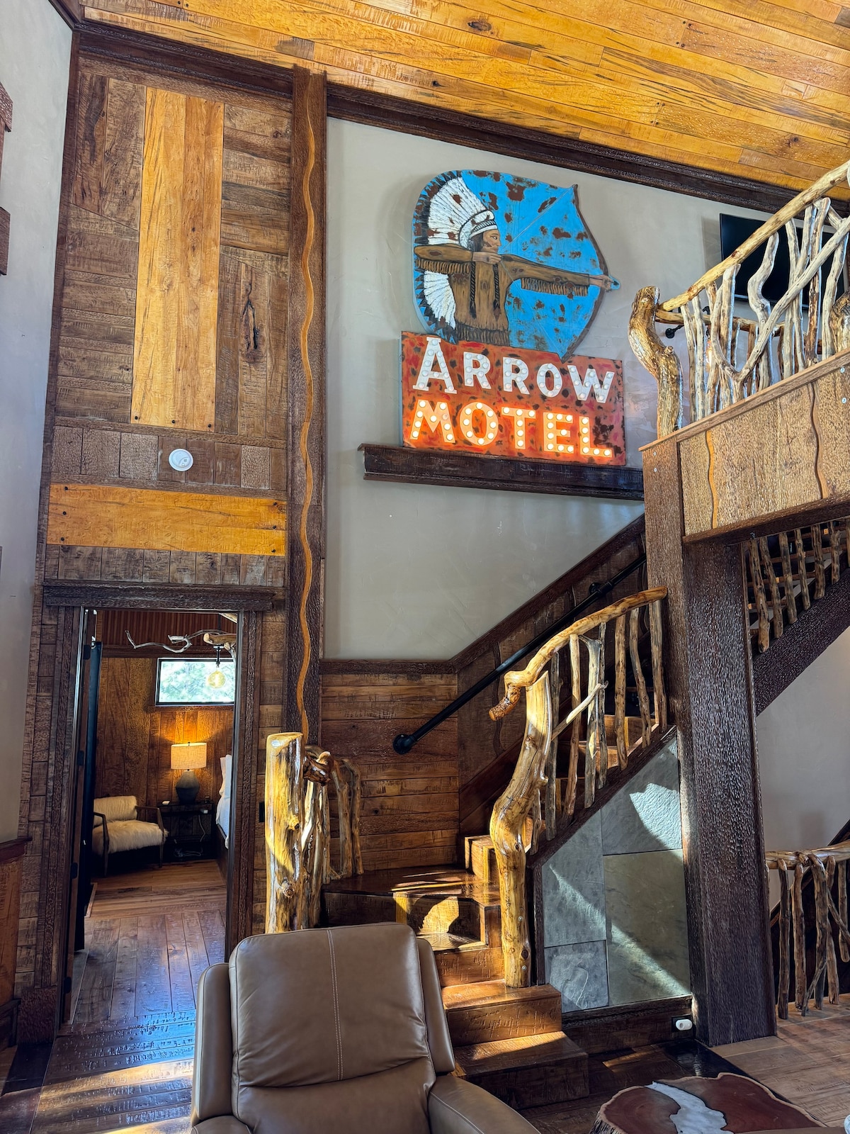 “Arrow Motel” Home on the Fairway