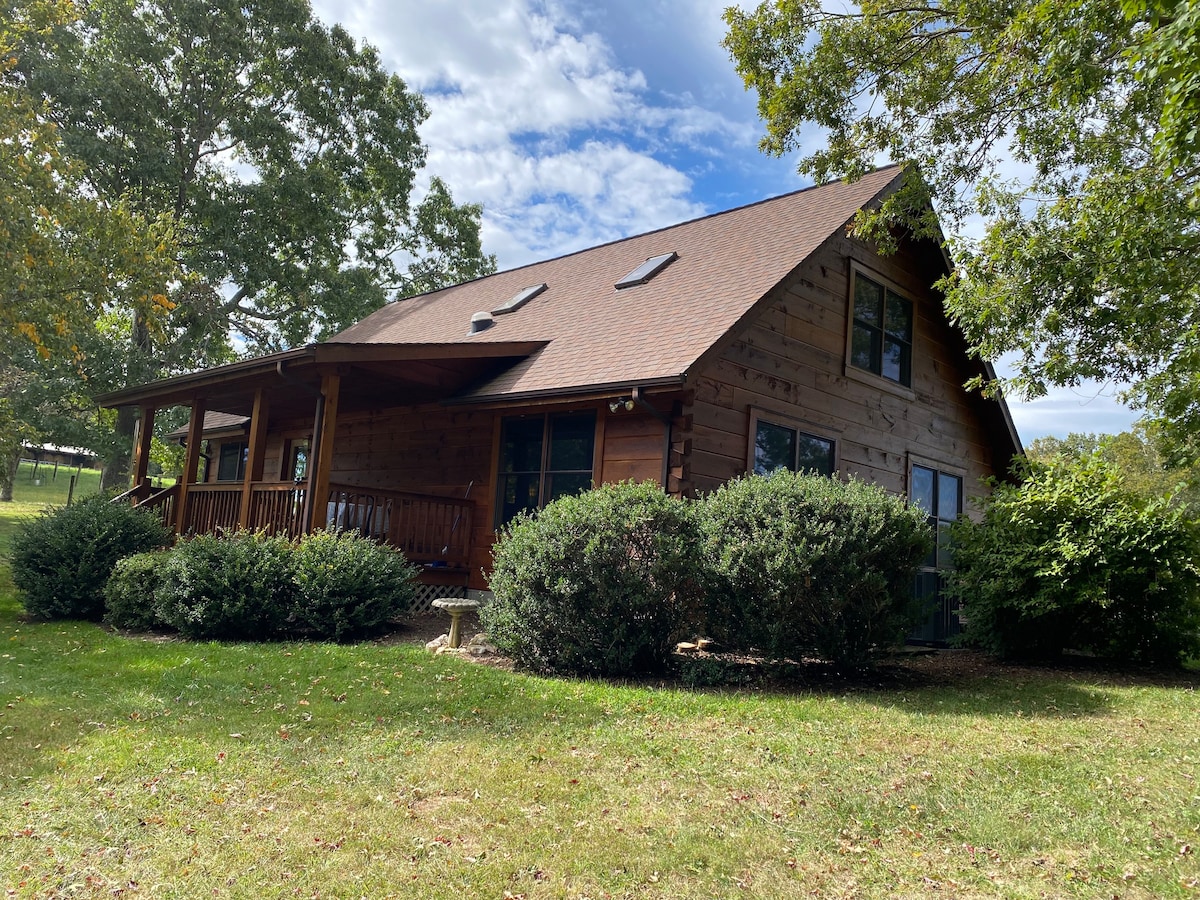 Laurel Ridge Cabin in Floyd County