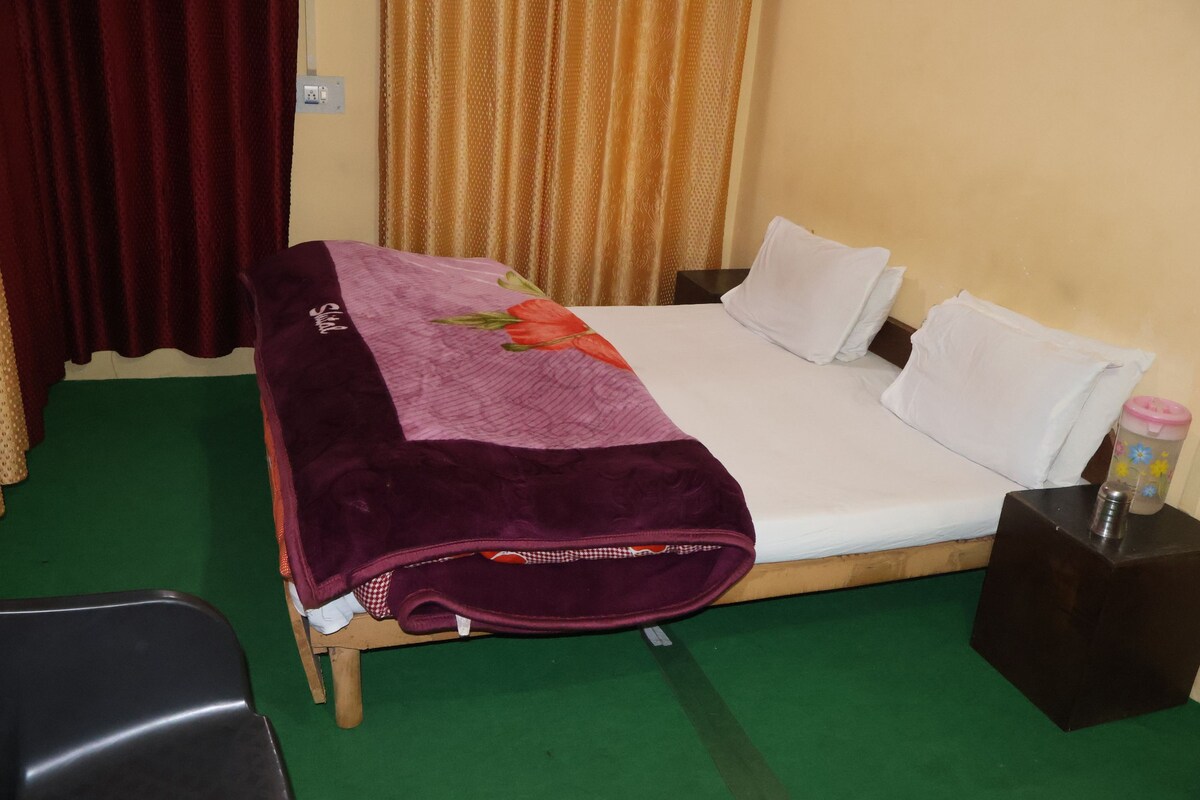 Raja Guest House Pahalgam