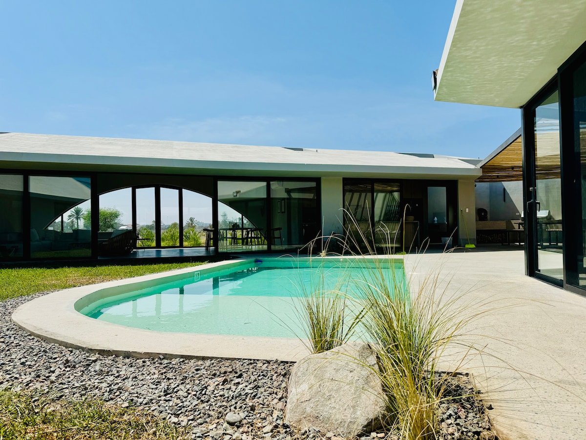 Hermosa casa con piscina en Oasis Bahía de Paracas