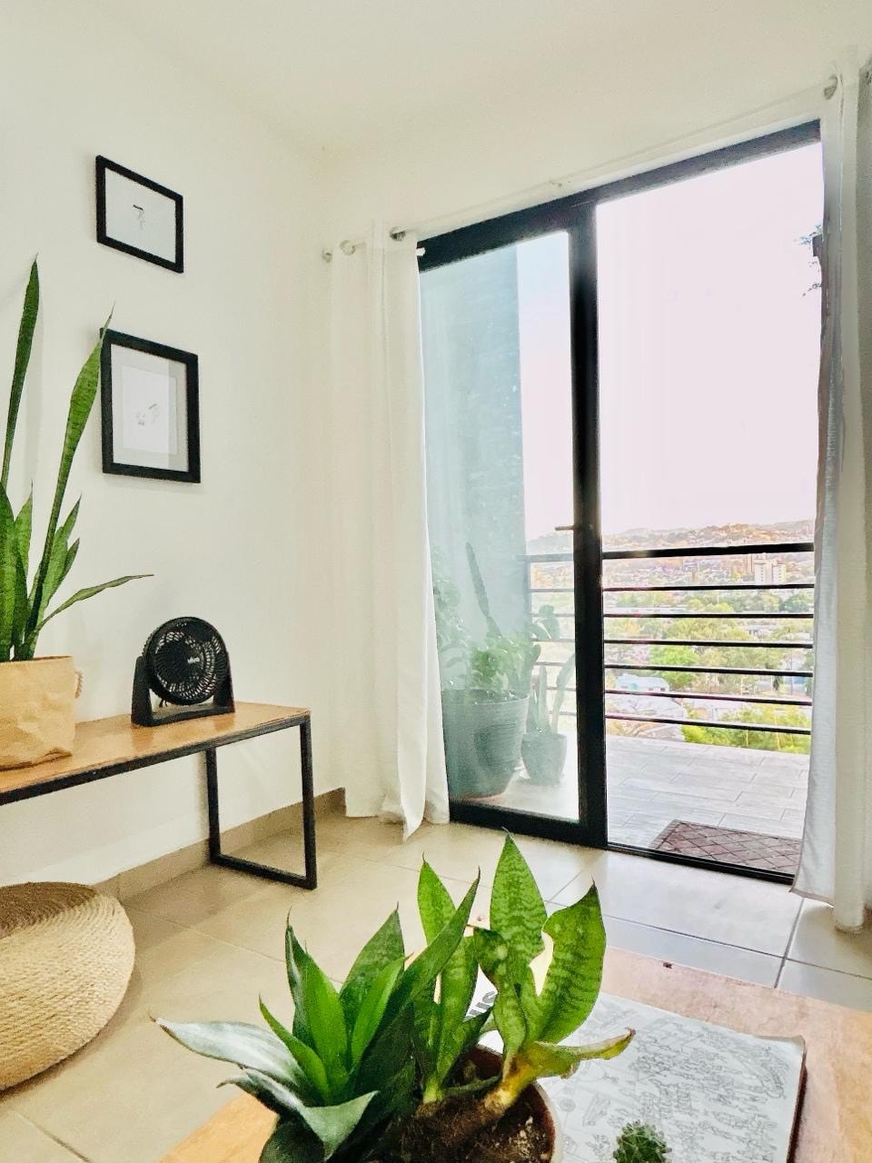 2 Bedroom - Central, Confy & Clean -Sivar Loft 503