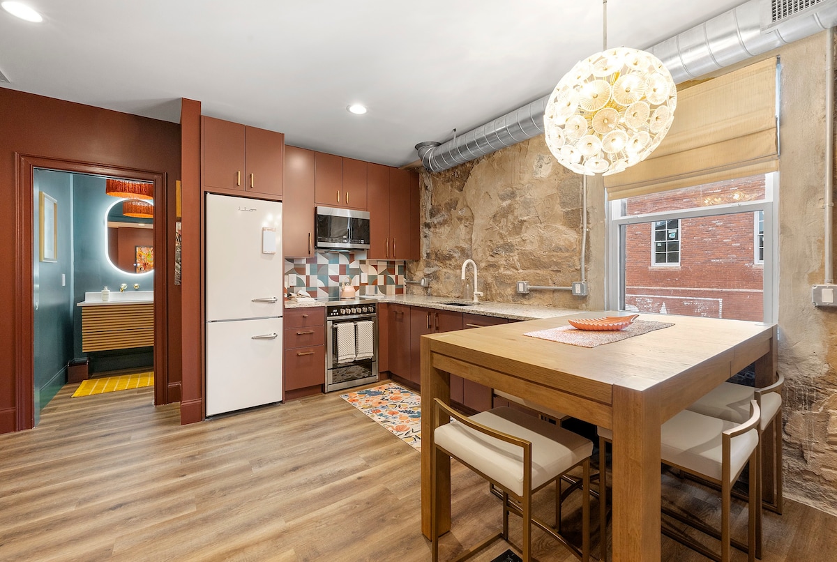 Walkable! Historic City-Center, Boutique Loft