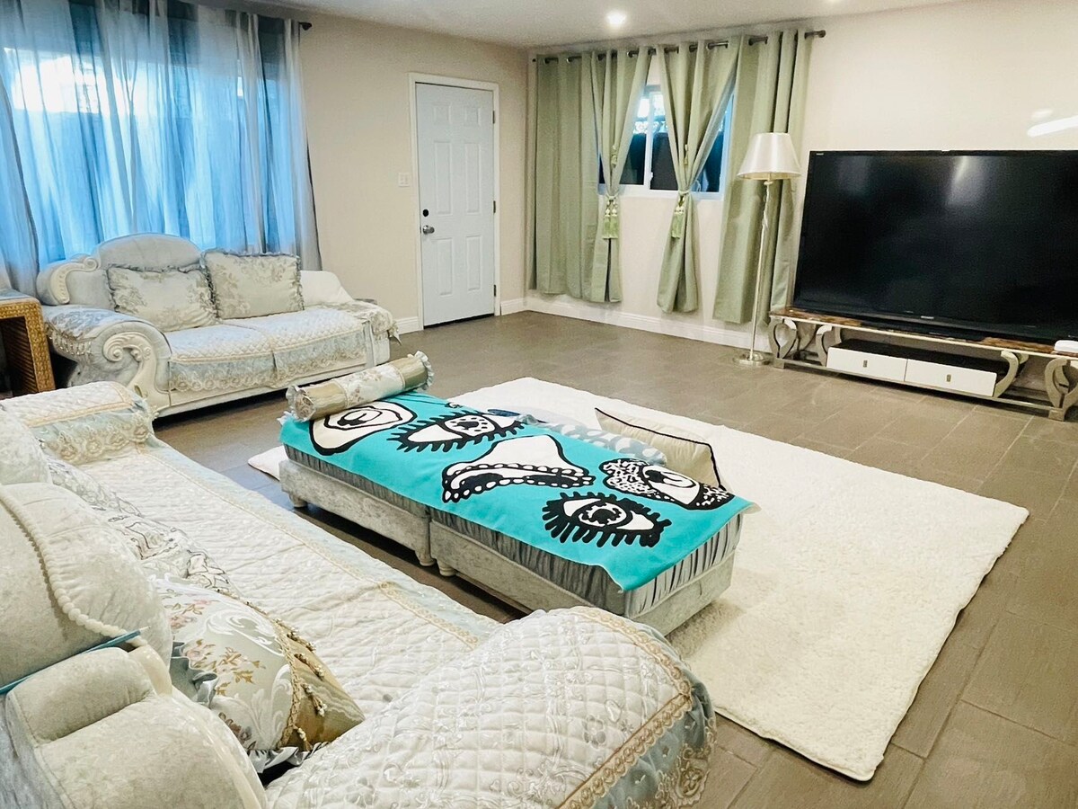 A1 Cozy room&TV/free parking