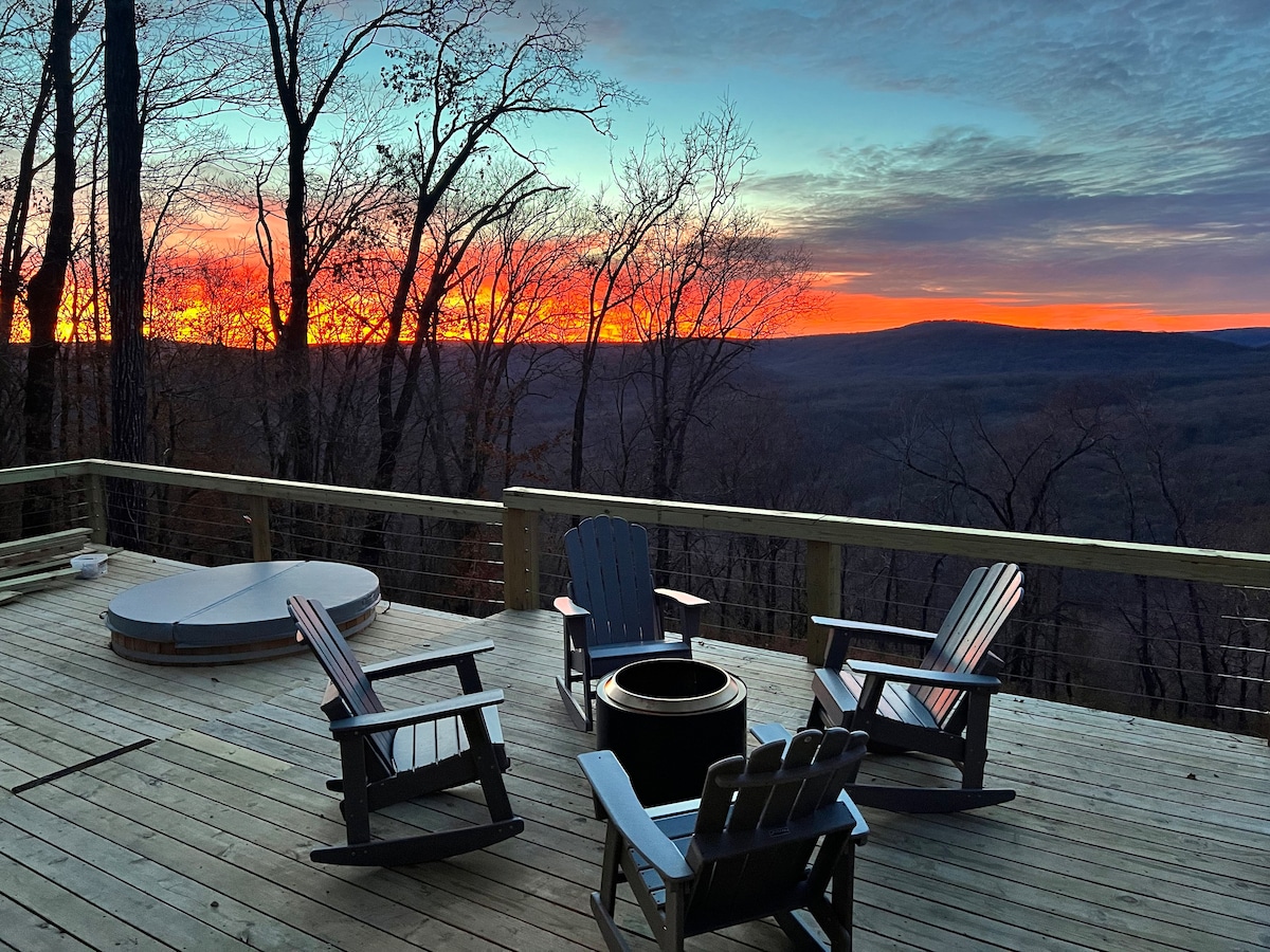 New A-Frame: Hot Tub and Views!