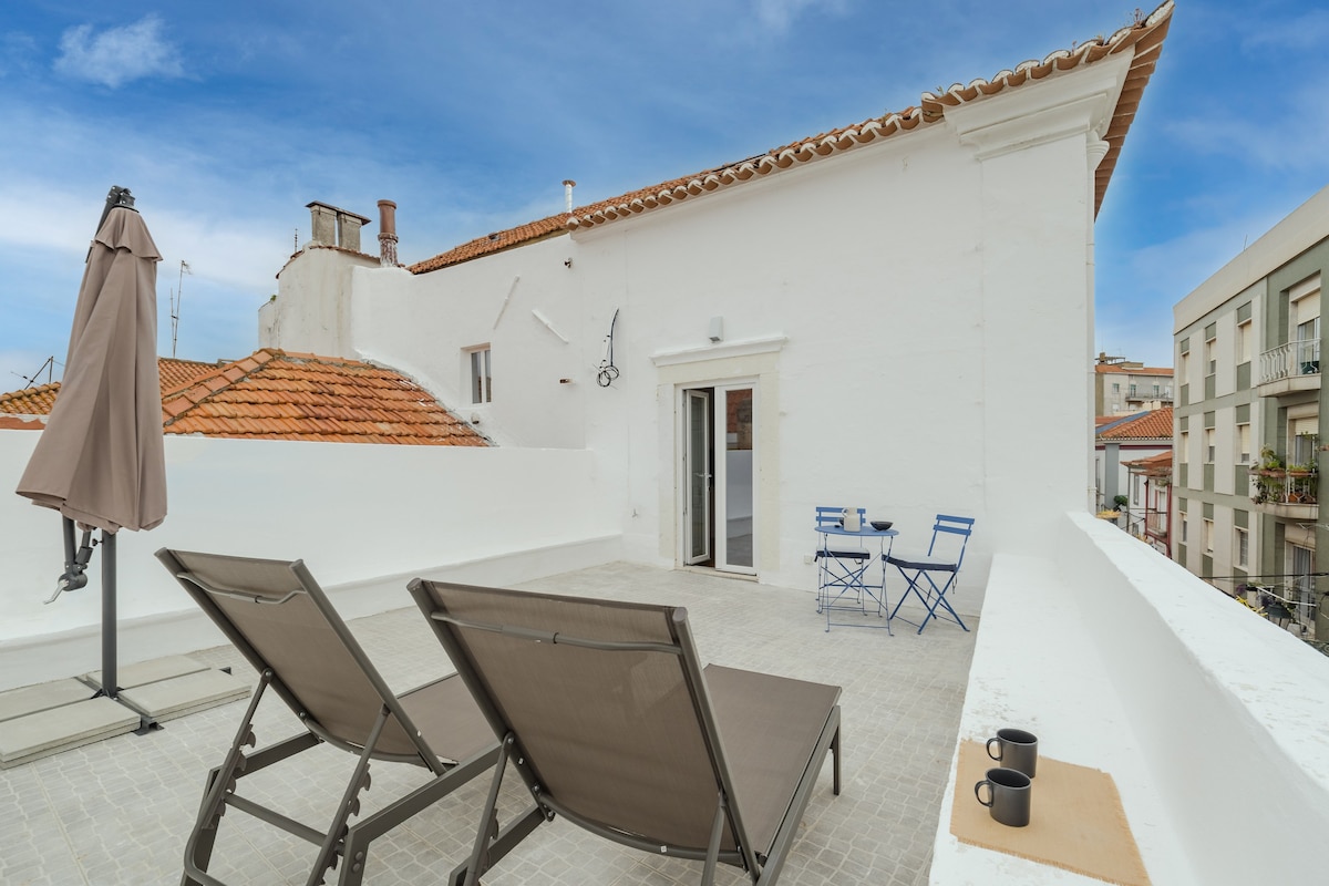 Rooftop terrace apartment in downtown Setúbal