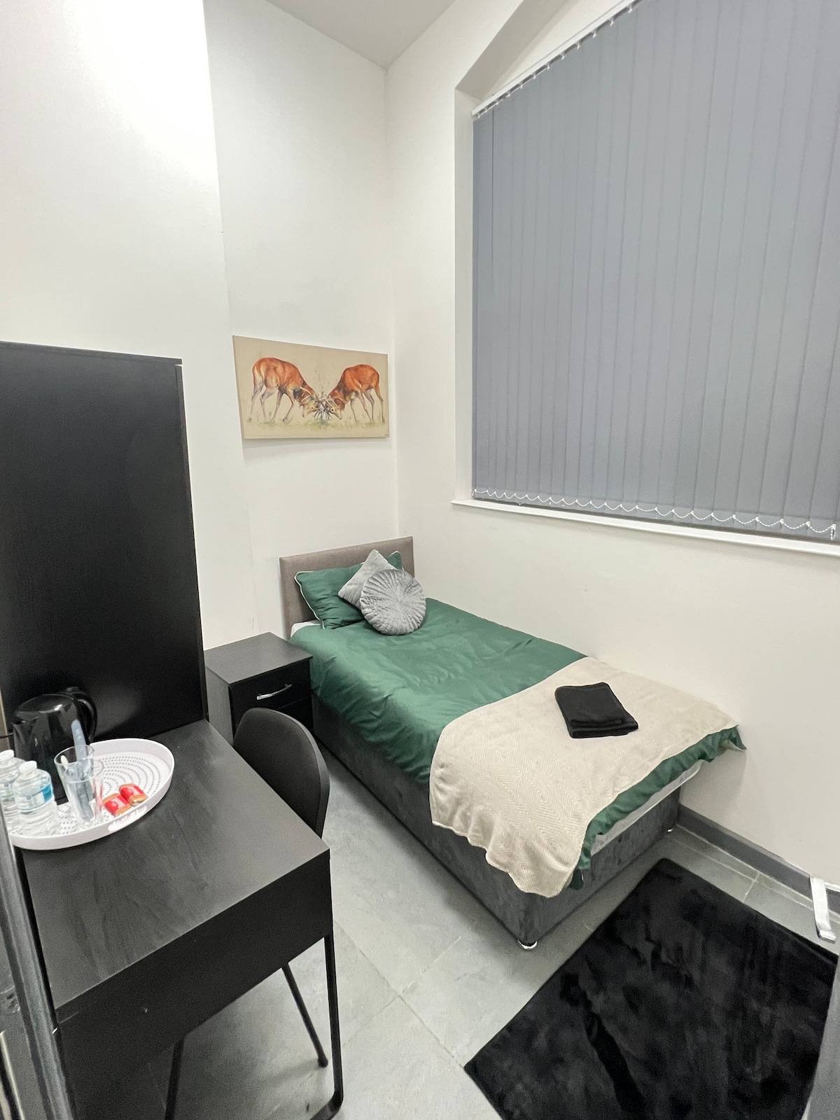 Single bed en suite room L4 - separate entrance