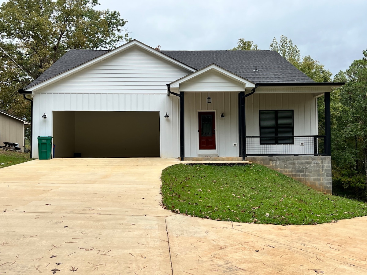 Vacation Home on Lake Tuscaloosa!