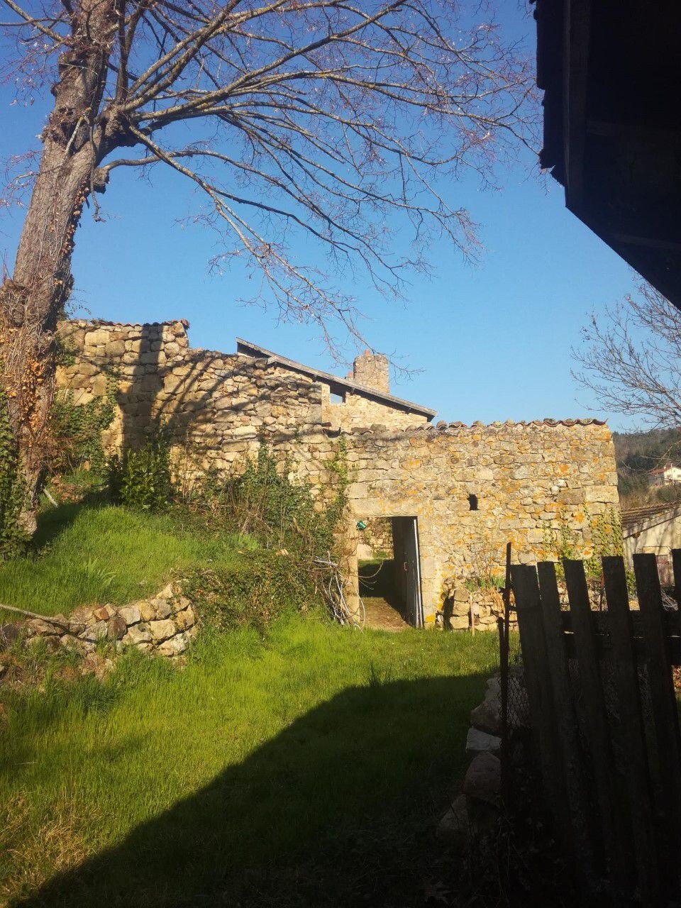 Maison en pierre Ardèche verte