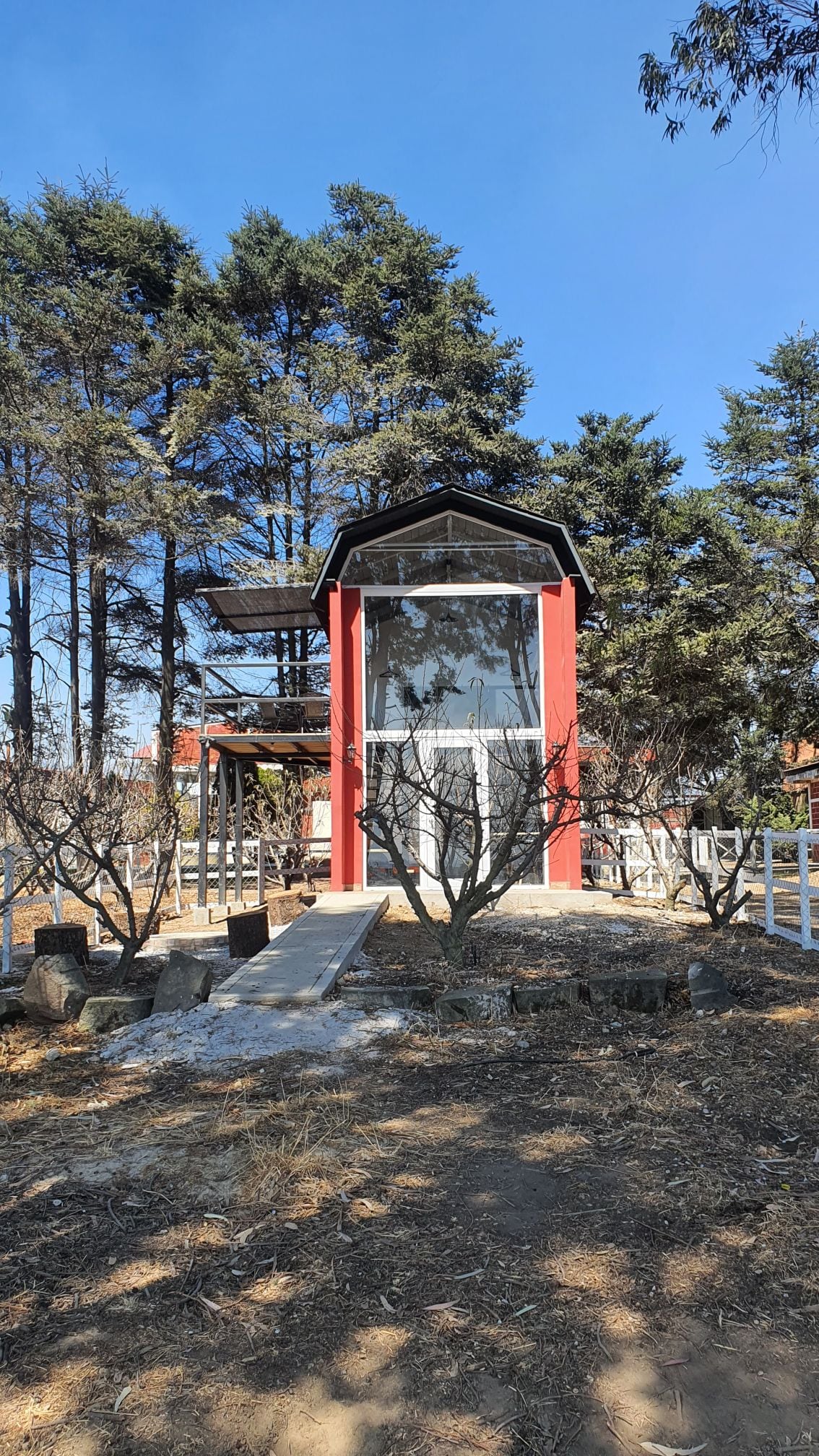 Tiny Barn Peach House