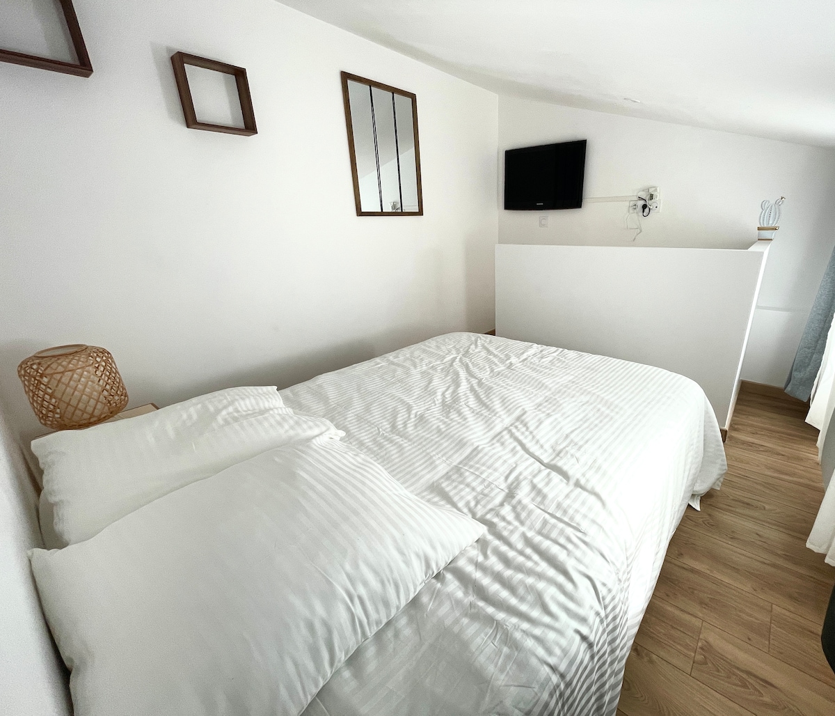 Charmante chambre parentale en duplex au calme…