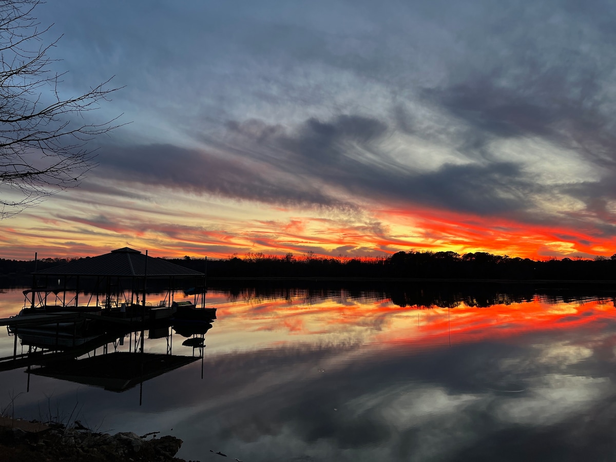 Lake Views on Lake Tuscaloosa