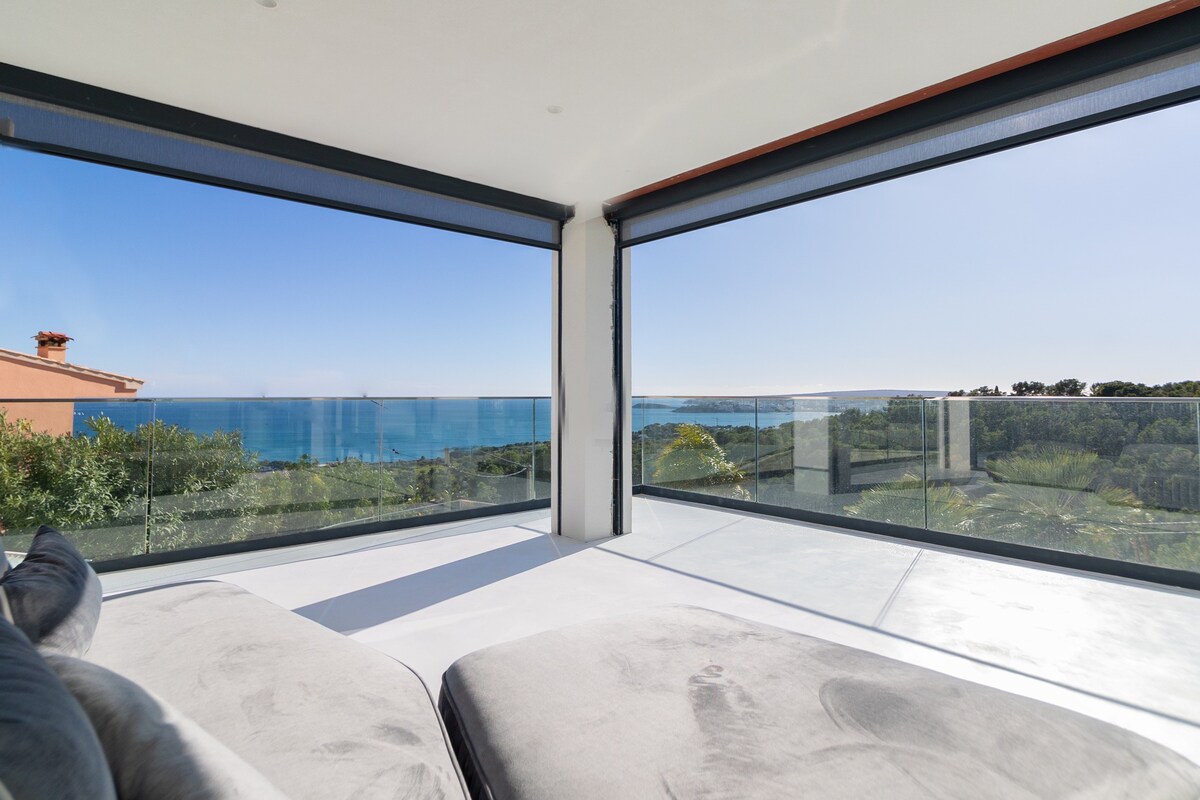 Modern Luxurious  Seaview Villa