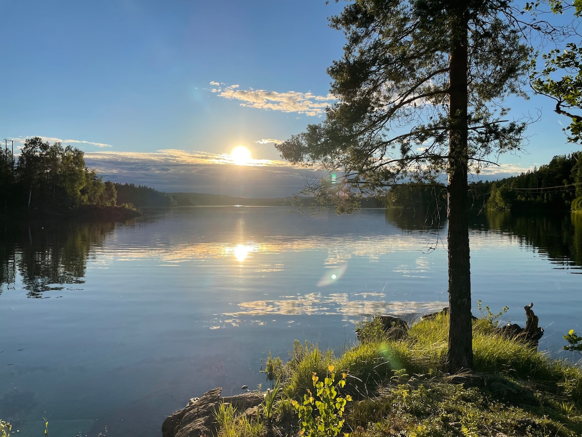 Flott feriehus ved sjøen med egen strand