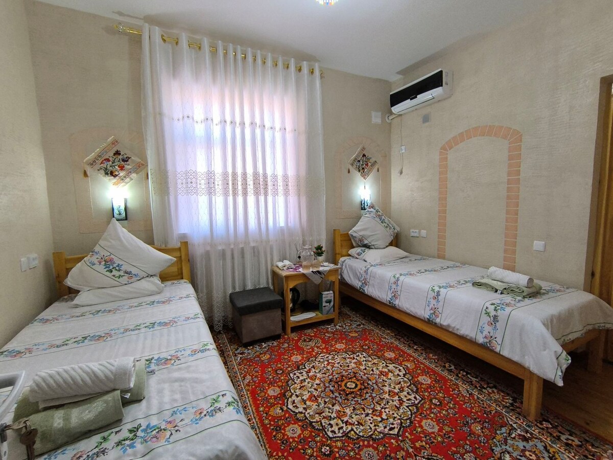 Khiva Rajab Ota的双床房
