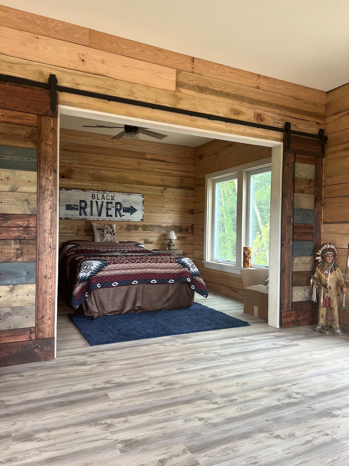 Cypress Bend cabin w/hot tub on Black River