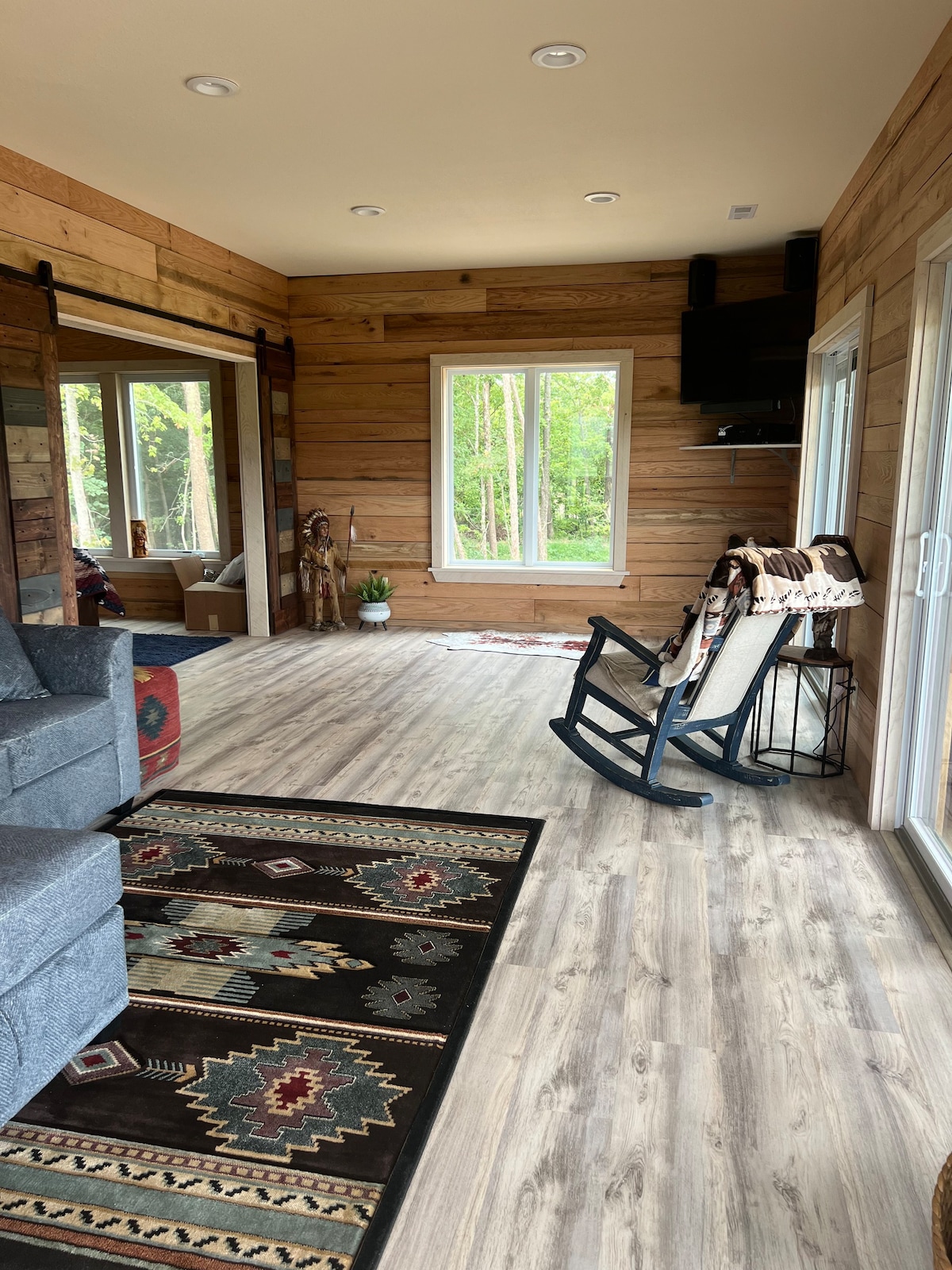 Cypress Bend cabin w/hot tub on Black River