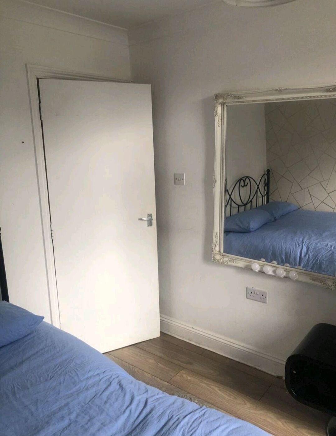 Double Room - Queens Bed