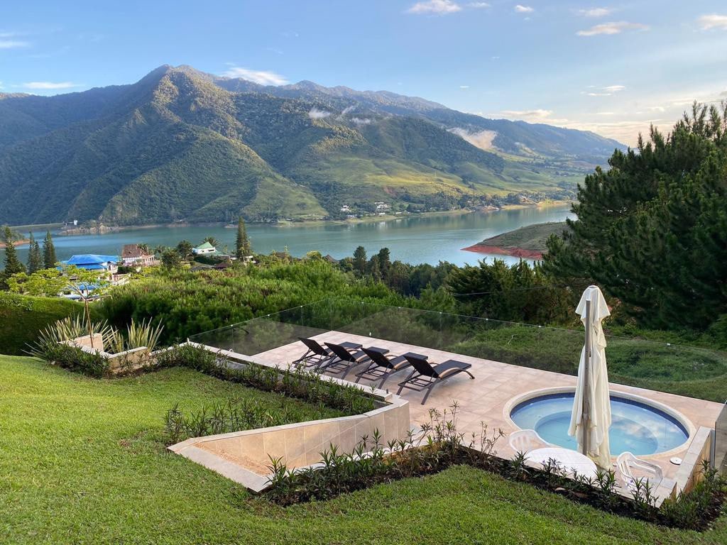 Cabañas en lago Calima. Espectacular vista.Jacuzzi