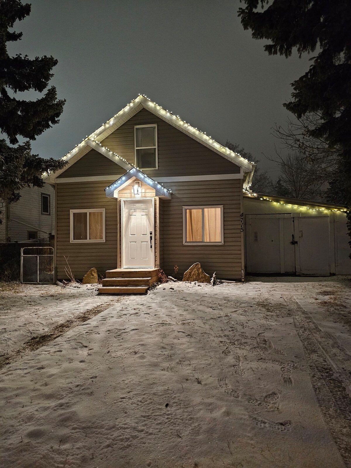 Peggy's Cottage of Lacombe