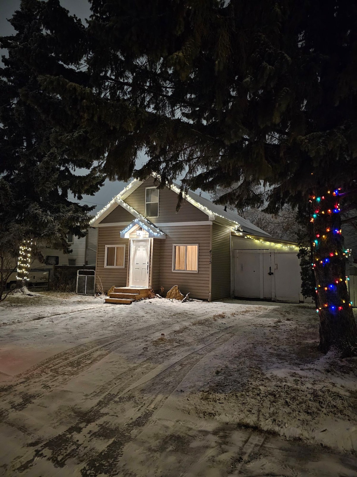 Peggy's Cottage of Lacombe