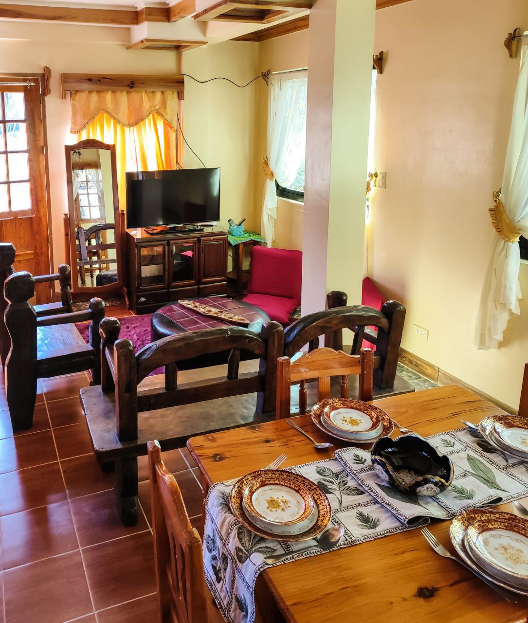 Sagada Tudor House ǀ With STARLiNK Wi-Fi