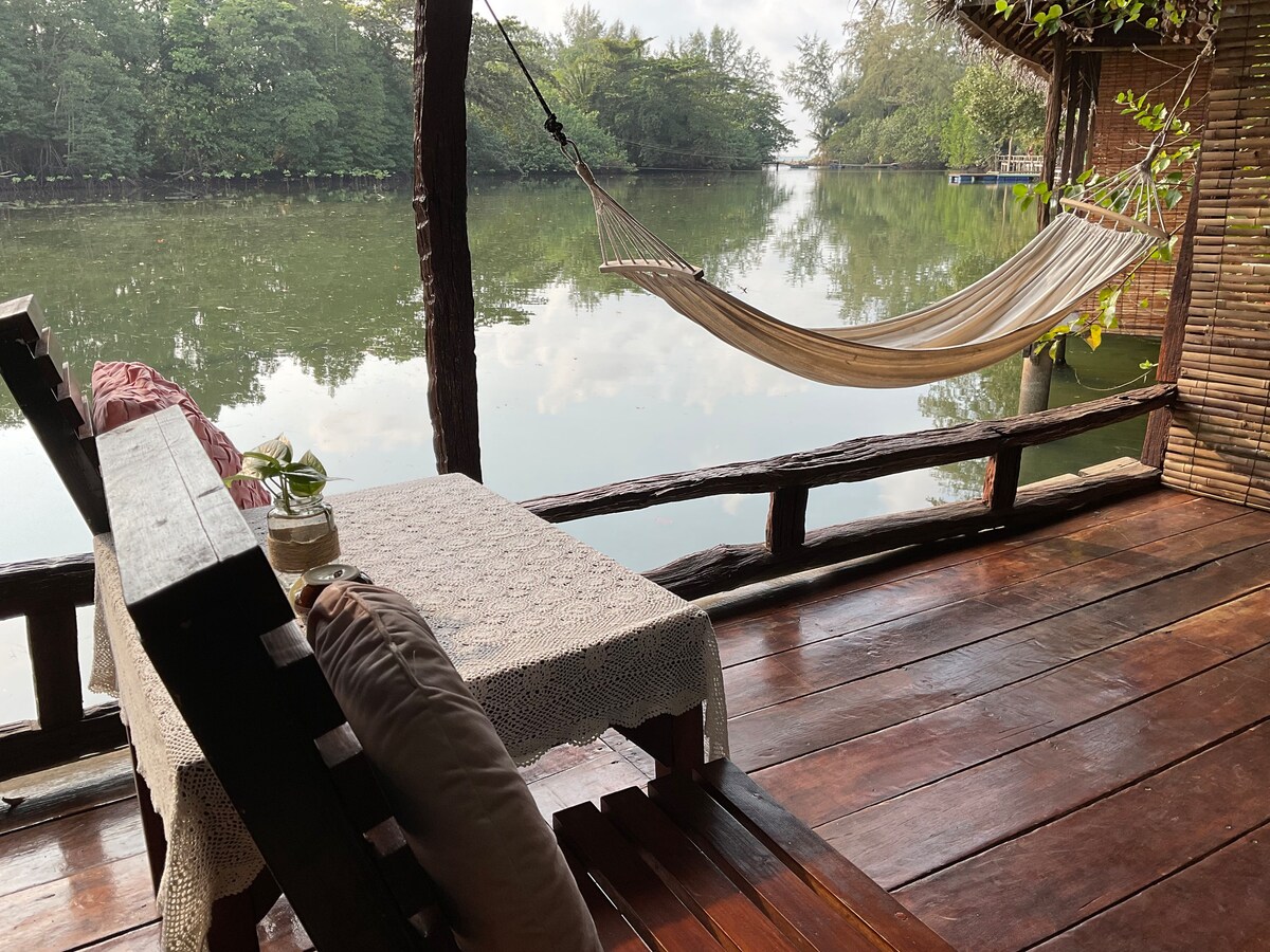 AC bungalow lagoon view (A5) Blue Lagoon Resort