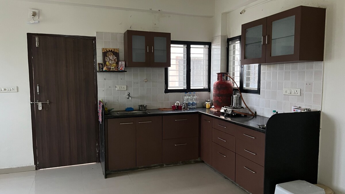 Spacious flat in center of Anand