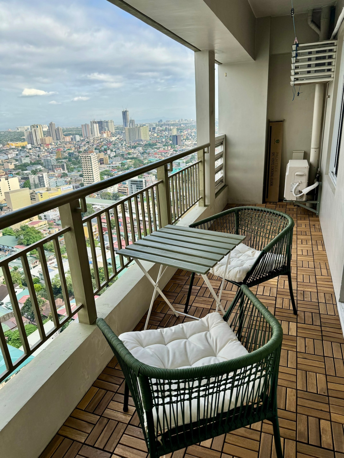 LMK Staycation La Verti Residences