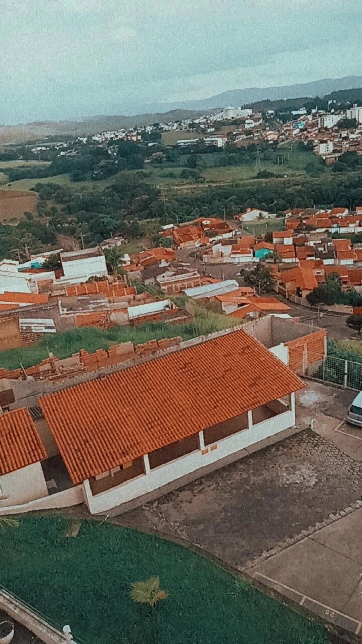 Apartamento 42-A
3km da Canção Nova