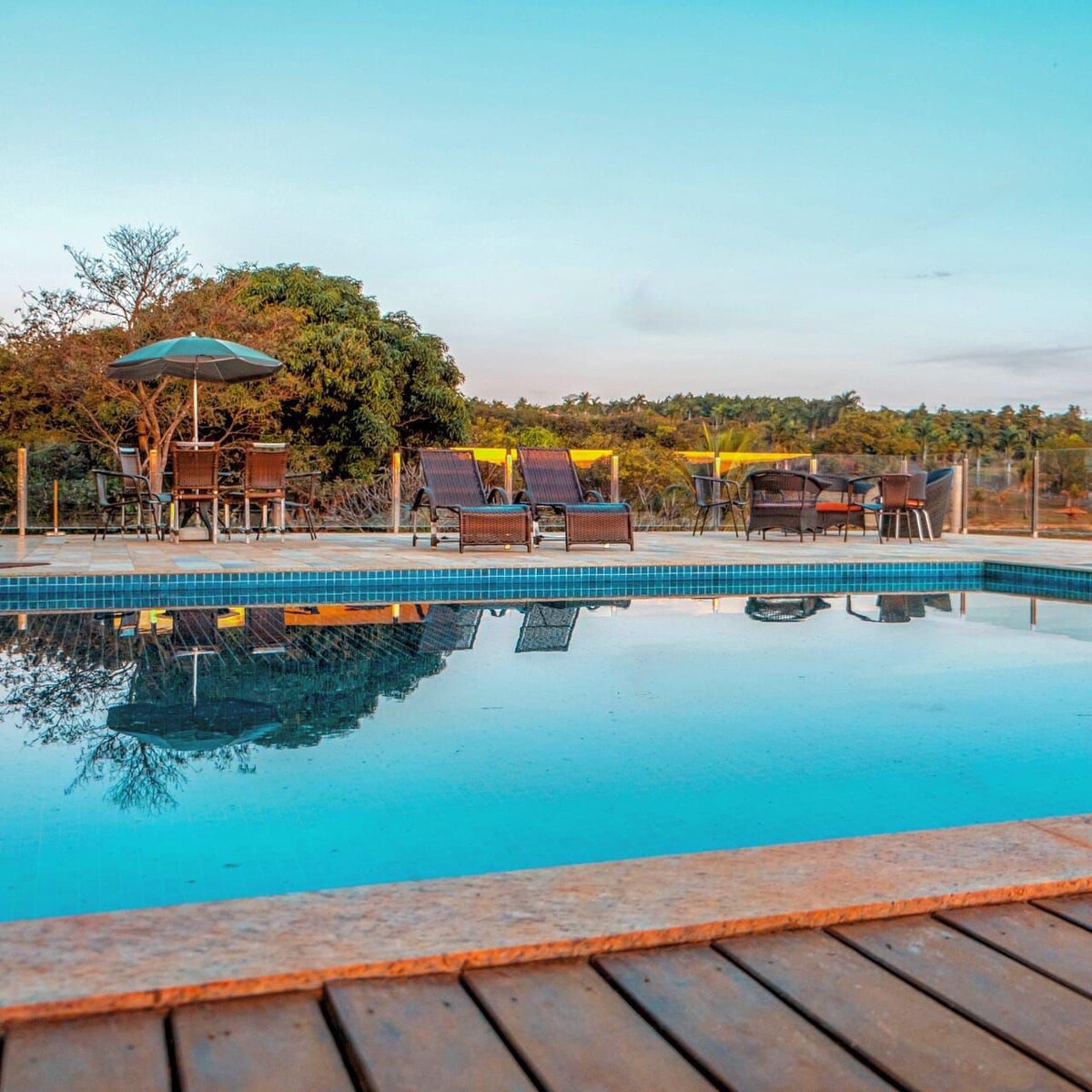 Casa na Beira do Lago-Capitólio!