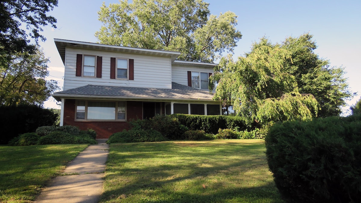 Spacious Pristine house