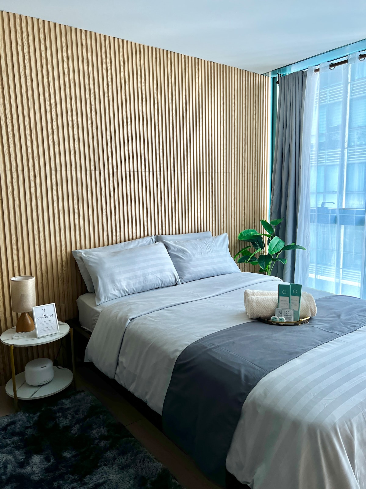 Affordable 1BR at One Uptown, BGC | with Parking