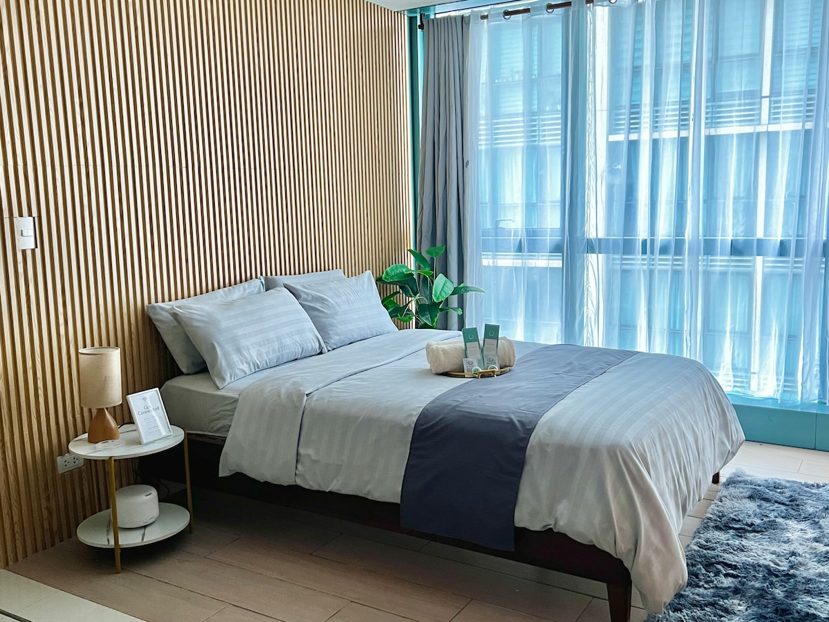 Affordable 1BR at One Uptown, BGC | with Parking