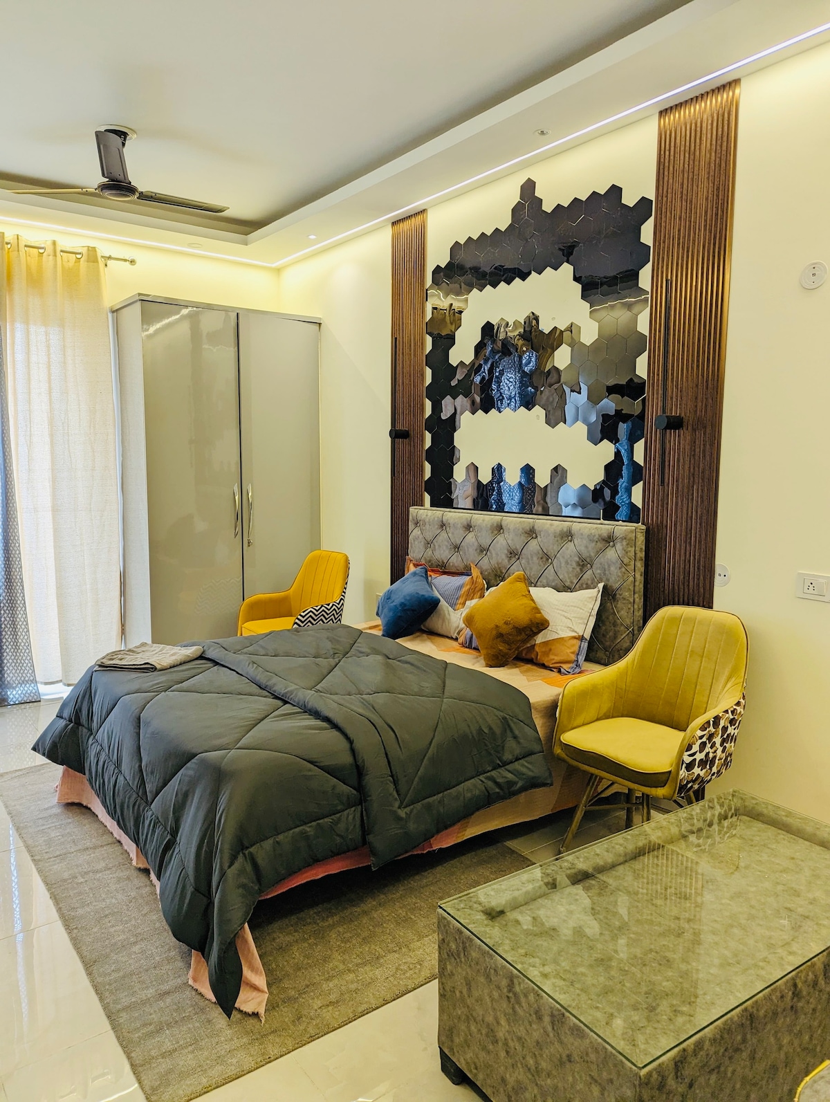Praavi homes (Stylish 1 bedroom Apartment)