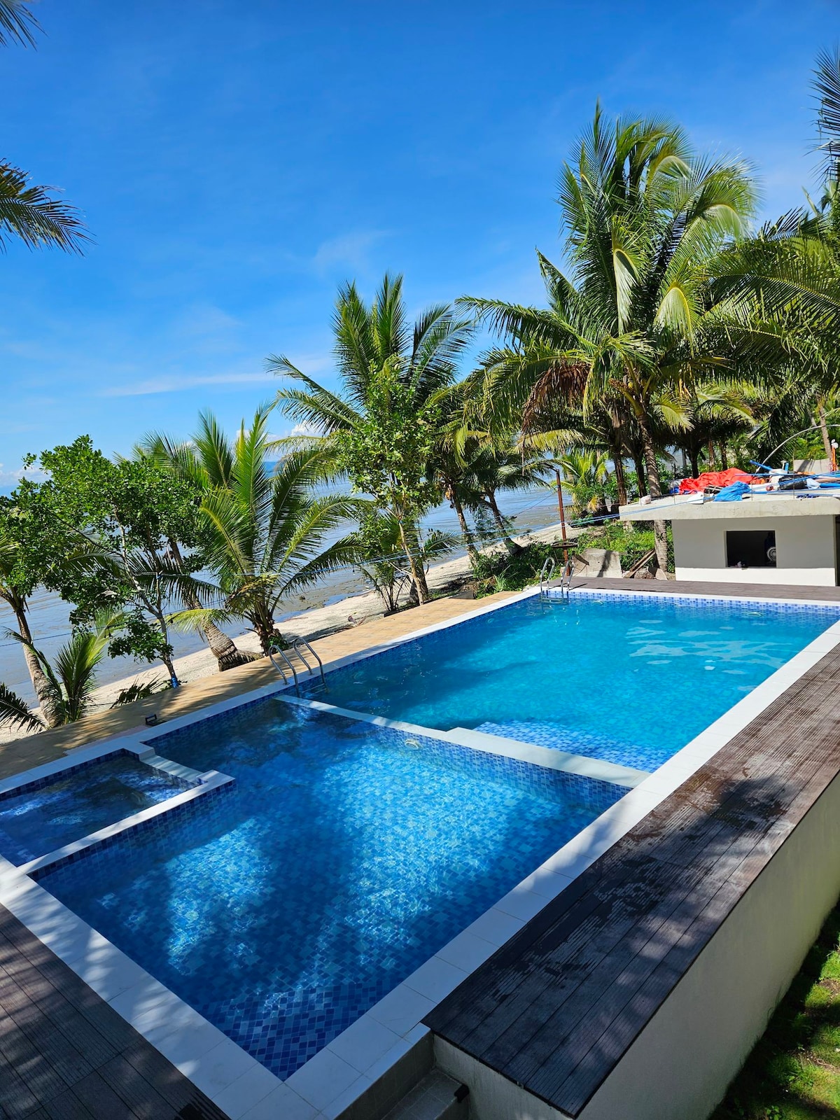 Beachfront White House w/ Pool