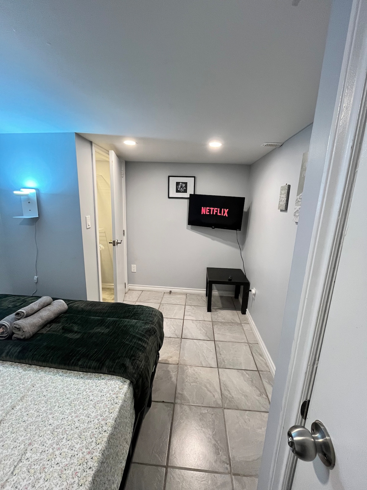 2 BR Private place w HD TV, work station & parking