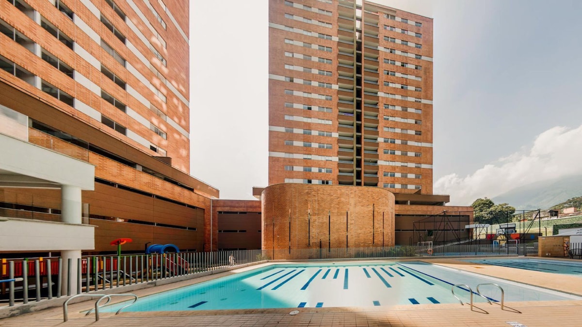 Habitación moderna Sur Medellín con piscina