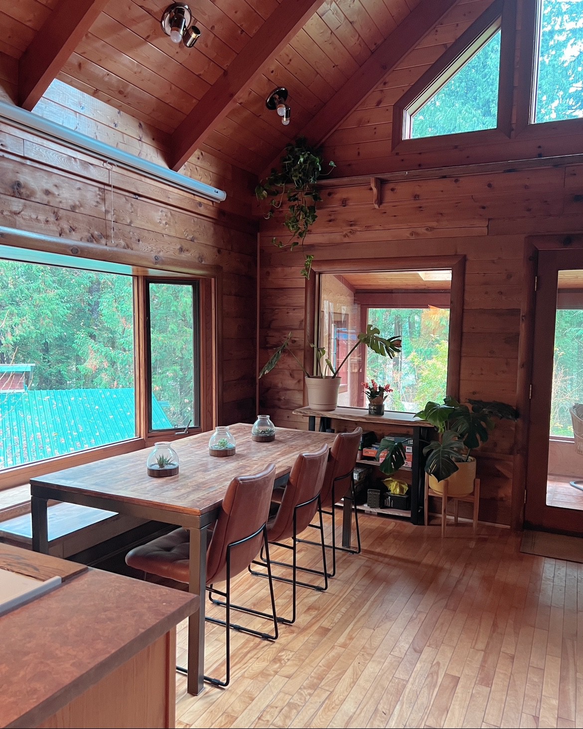 Cozy Cabin on the Fraser River