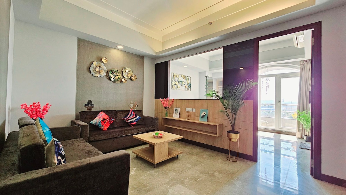 Luxurious apt over a bustling mall|CINEMA|GYM|CLUB