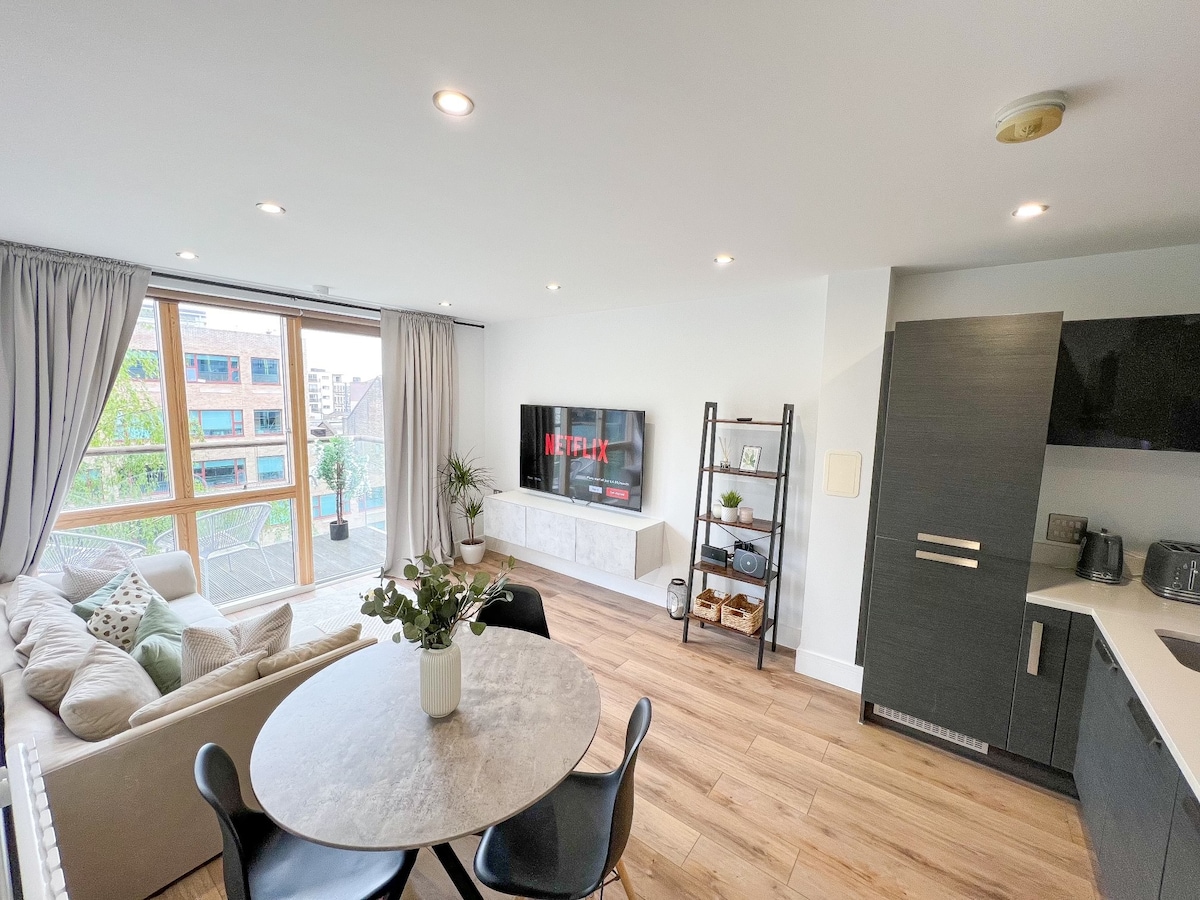 Luxury 2BR Apt | Hoxton/Shoreditch | Canal-side