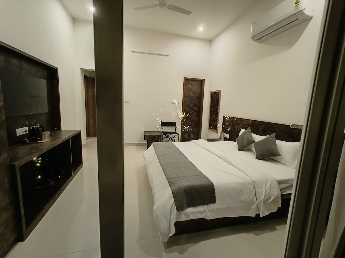 Rooms at peaceful place