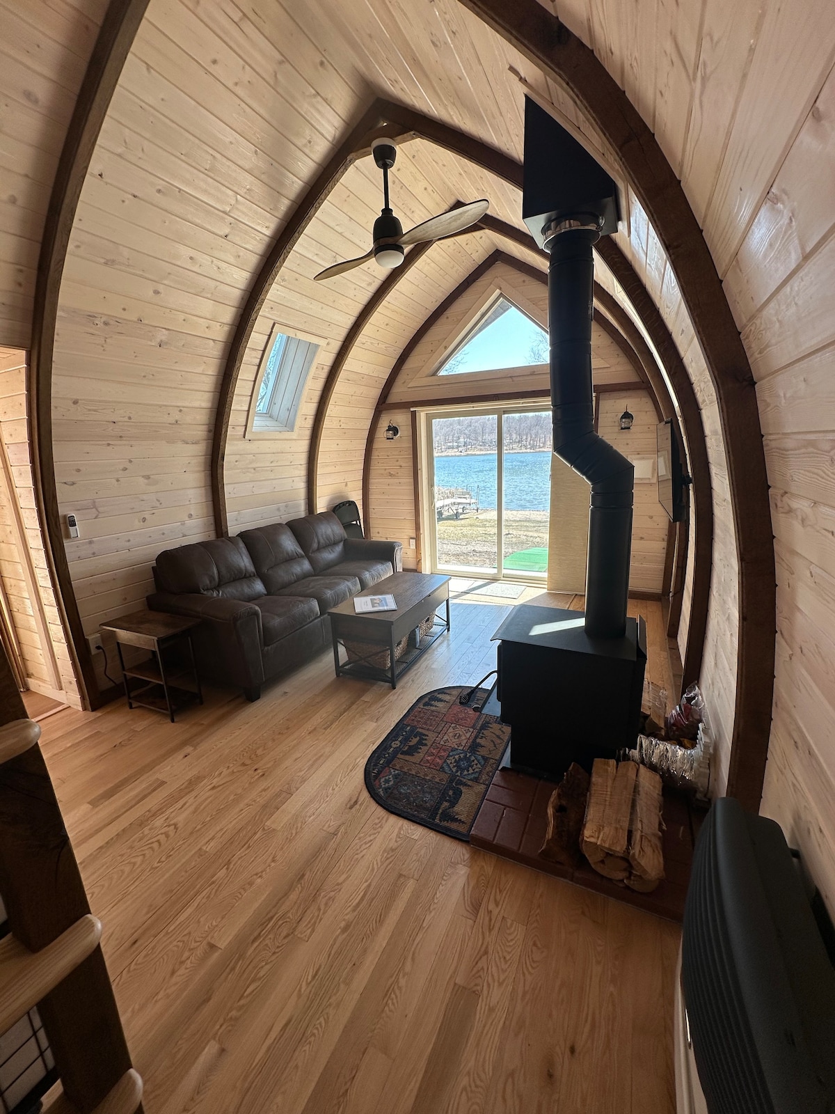 Timber Arch | Unique Lake Gem ~ Yard ~ Kayak/Board