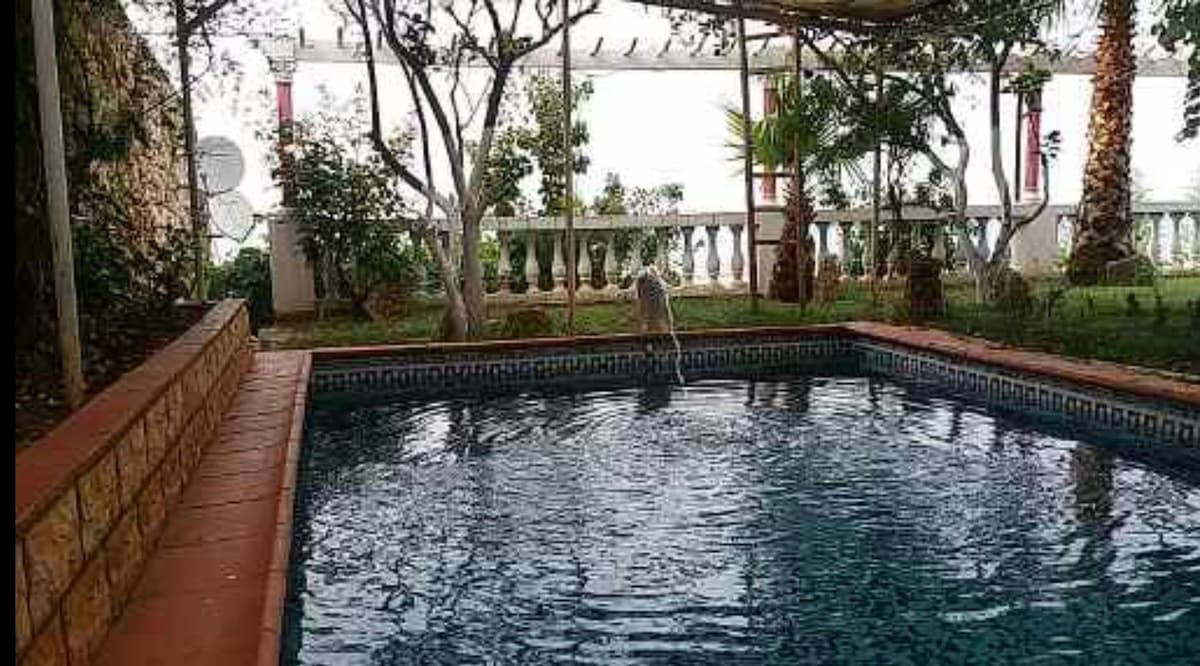 Alger.Piscine & vue imprenable sur la Baie d'Alger