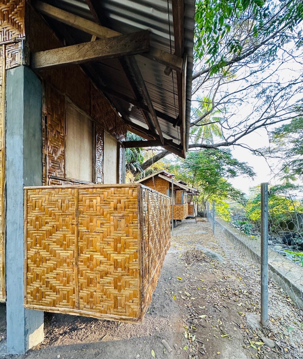 Zack's Cabin D (Double room air-conditioned)