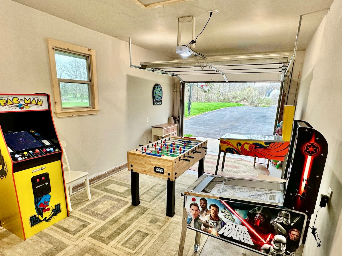 Game Room-Lakefront House-5BdRm